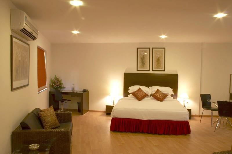 Shilton Royale Hotel Бангалор Стая снимка