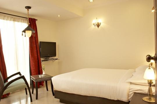 Shilton Royale Hotel Бангалор Екстериор снимка
