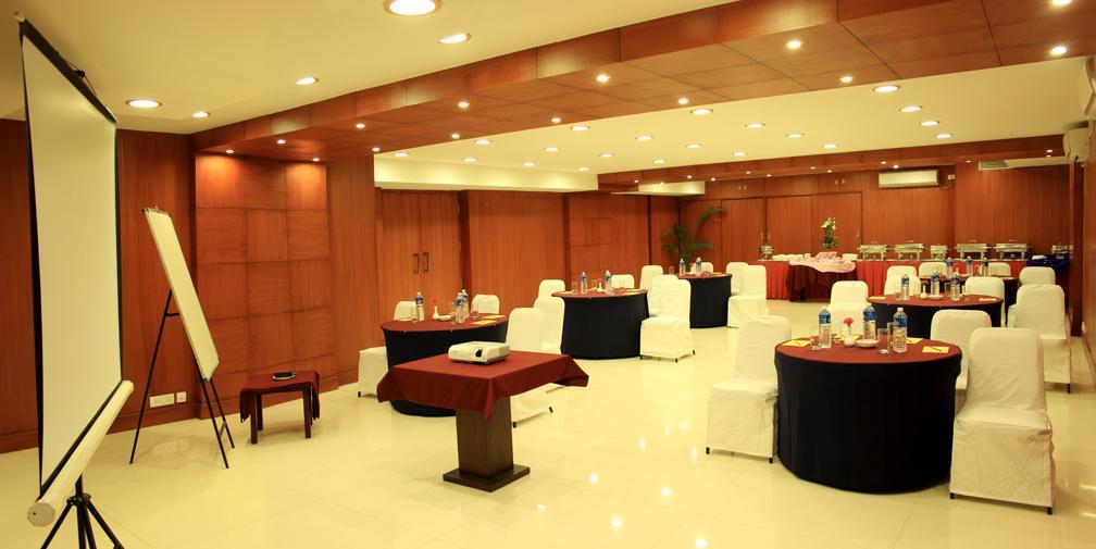 Shilton Royale Hotel Бангалор Екстериор снимка