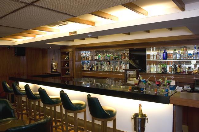 Shilton Royale Hotel Бангалор Екстериор снимка